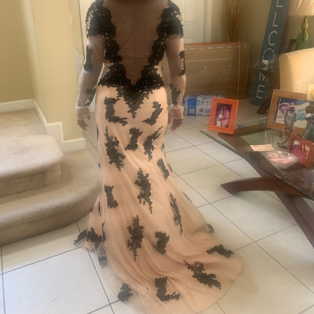 Stunning elegant prom dress or evening wear